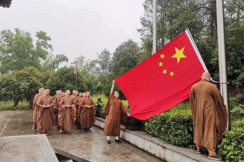 拯救被困的消防员